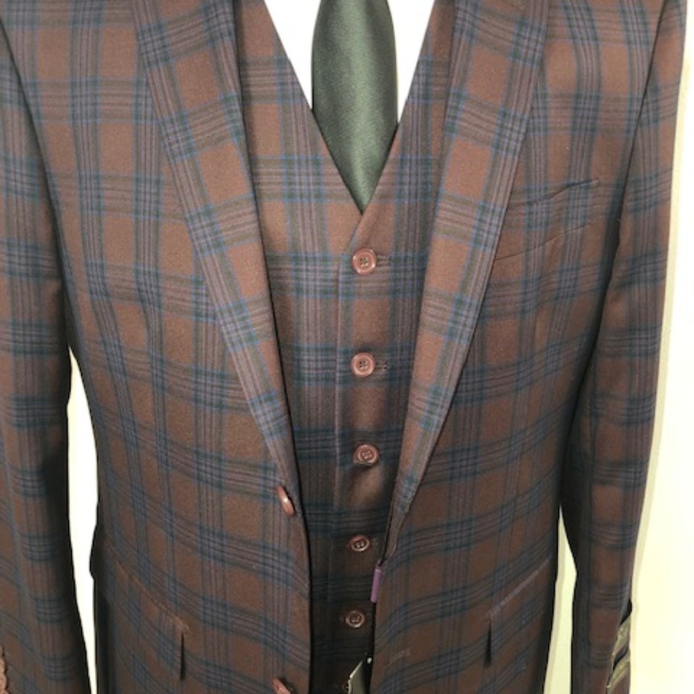 Suit - Picture 4 of 4